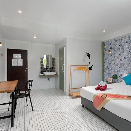 Hip Hostel - Sha Plus Patong Екстериор снимка