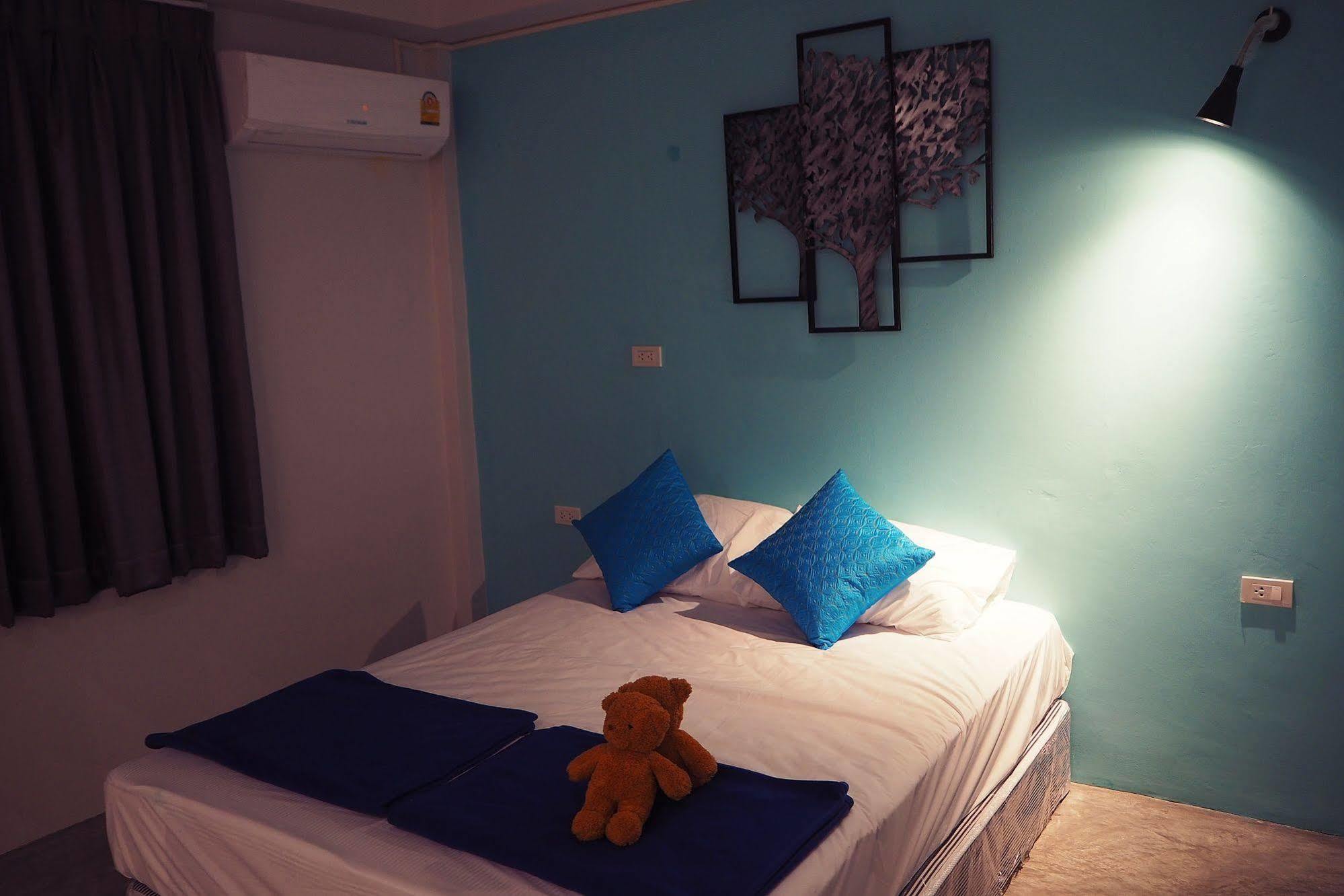 Hip Hostel - Sha Plus Patong Екстериор снимка