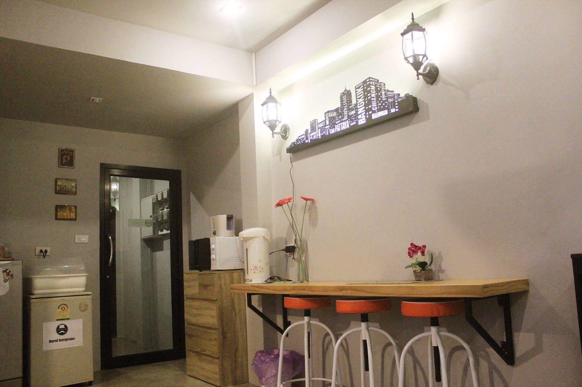 Hip Hostel - Sha Plus Patong Екстериор снимка